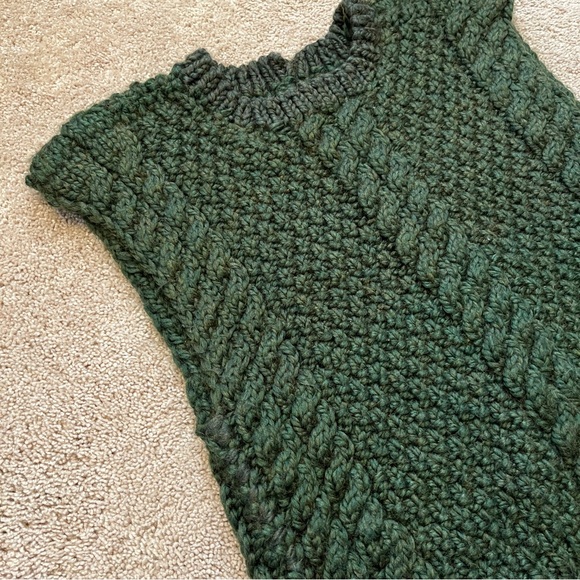 Chic Dark Green Cable Knit Sweater - Picture 2 of 8